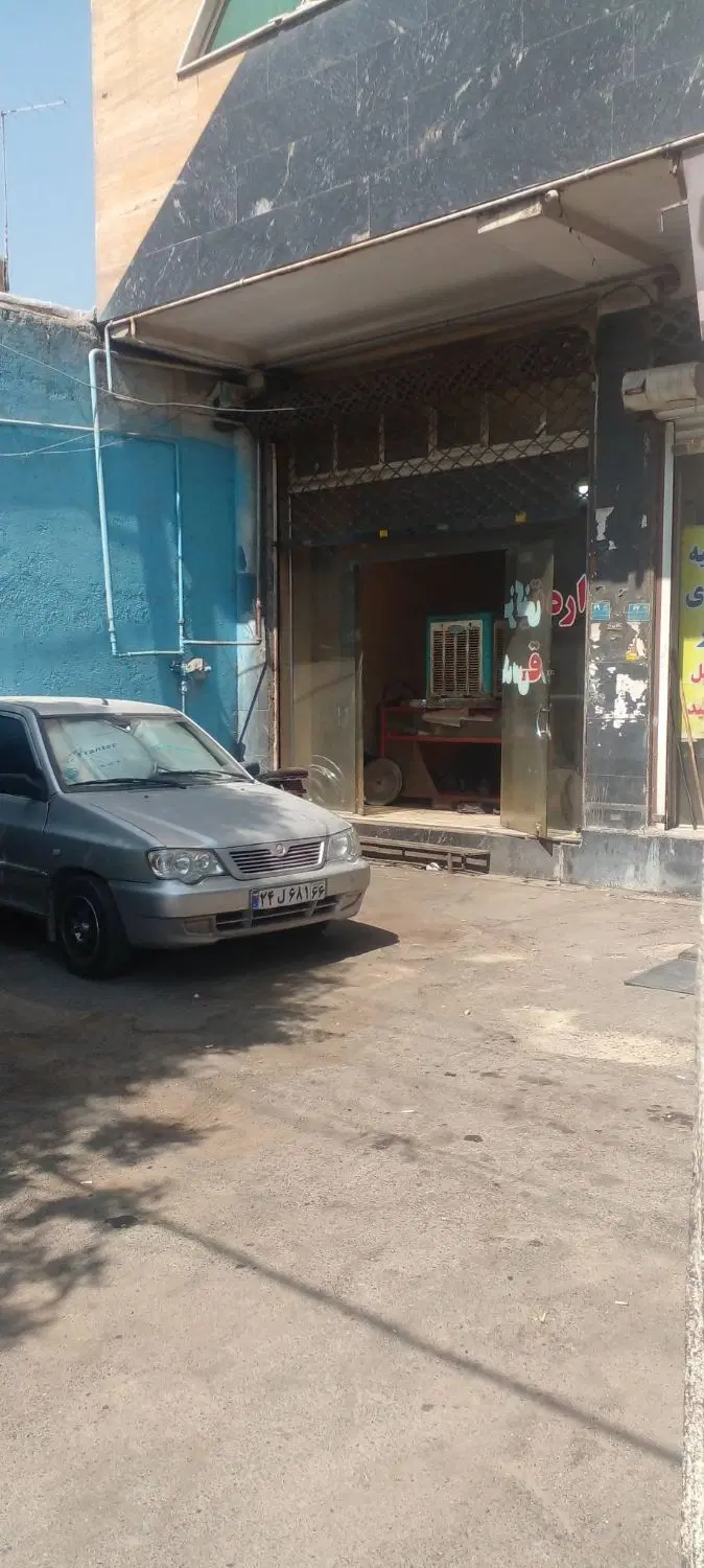 فروش یک باب مغازه ۲۸ متری بر خیابان شهید بهشتی