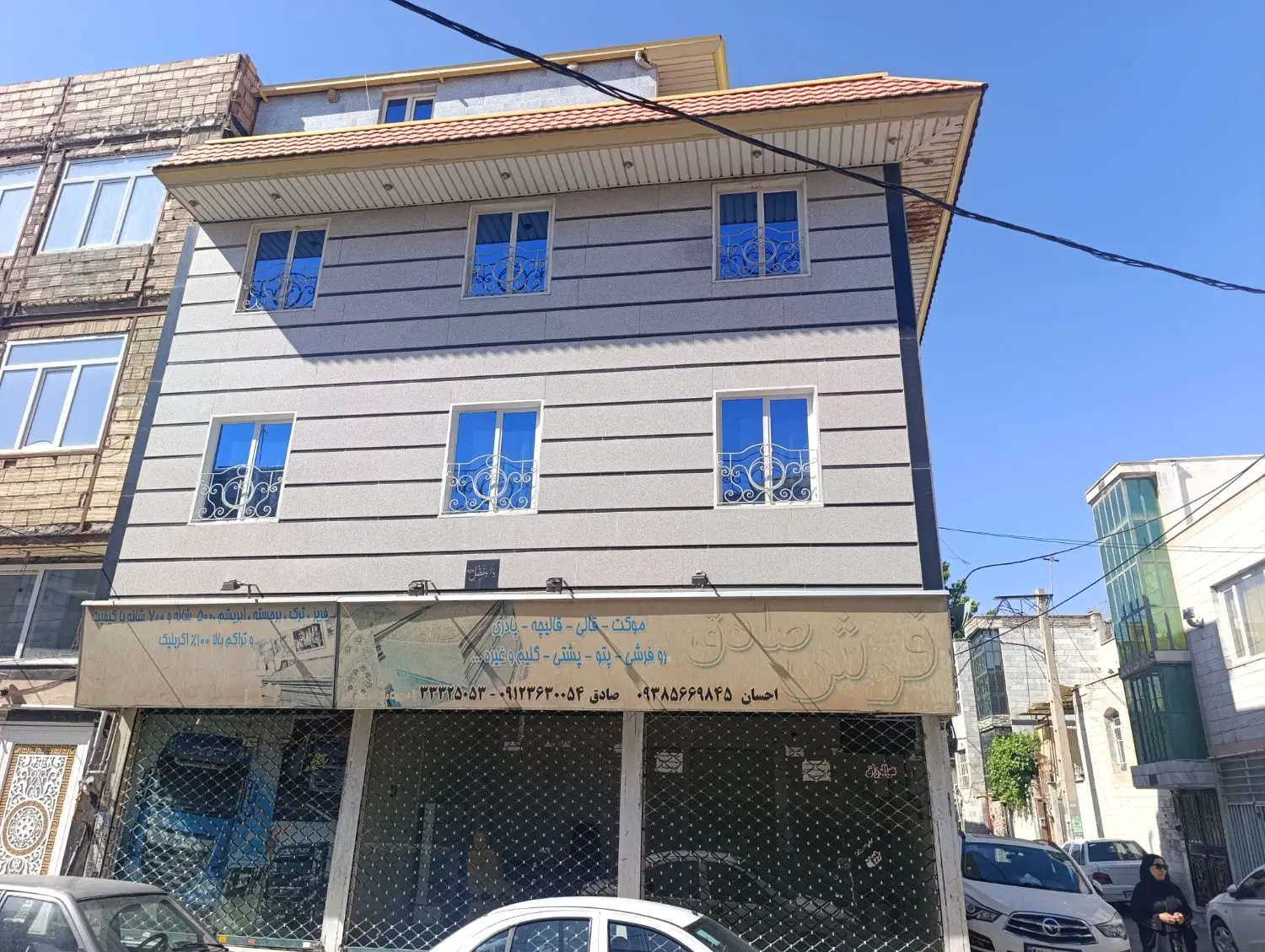 تجاری برخیابان اصلی پرتردد