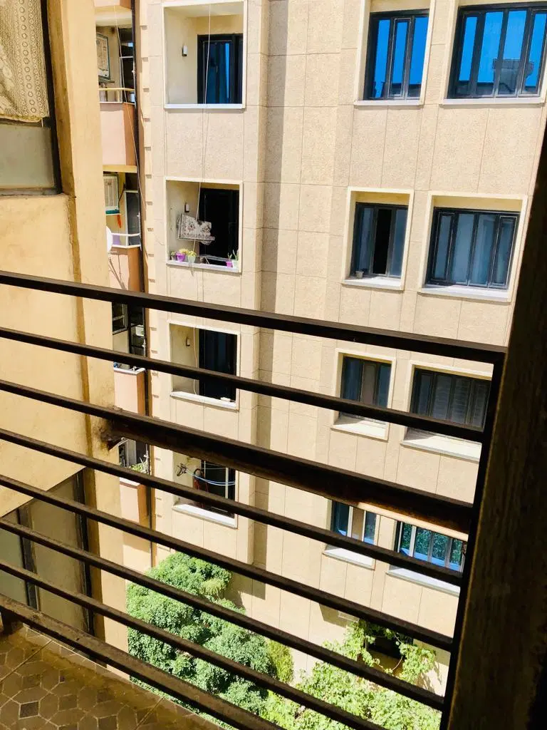 آپارتمان۷۰ متری دو خواب دسترسی عالی به مترو وتاکسی