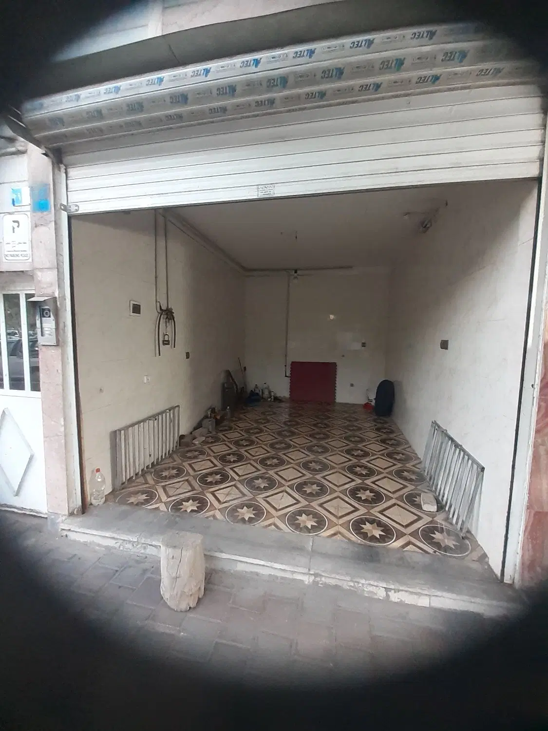 دو مغازه به متراژ ۳۰ متر