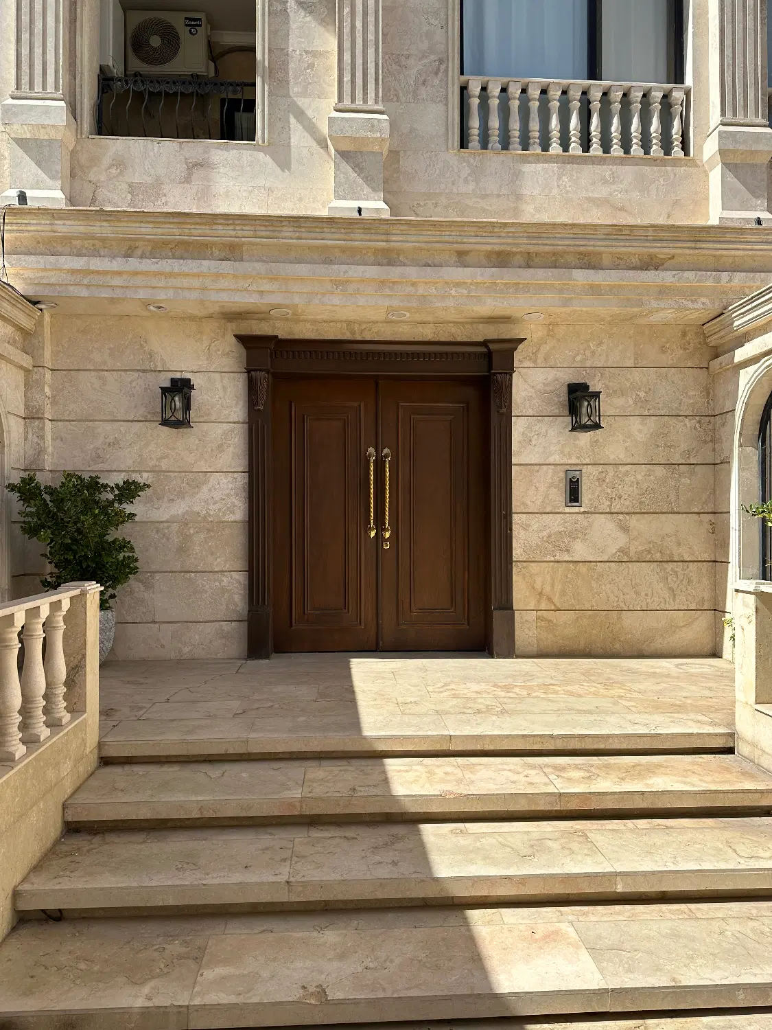 ۱۸۰ متر، تک واحدی ، ۱۰ سال ساخت ، دو کله