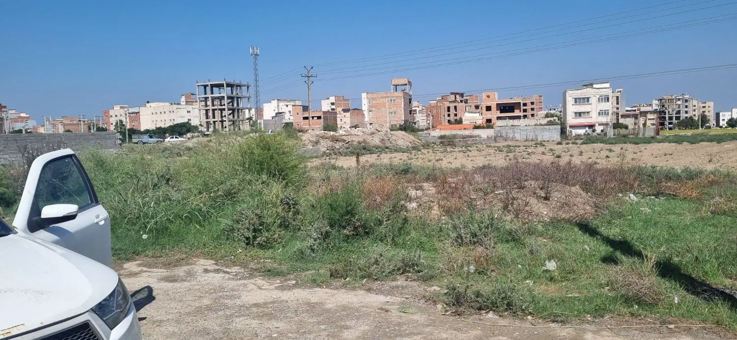 زمین ۲۰۰ متری