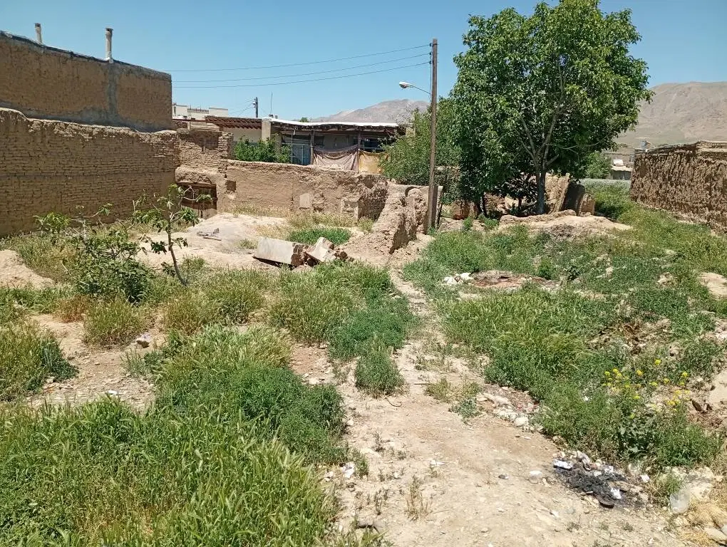 زمین مسکونی ۴۰۰متر