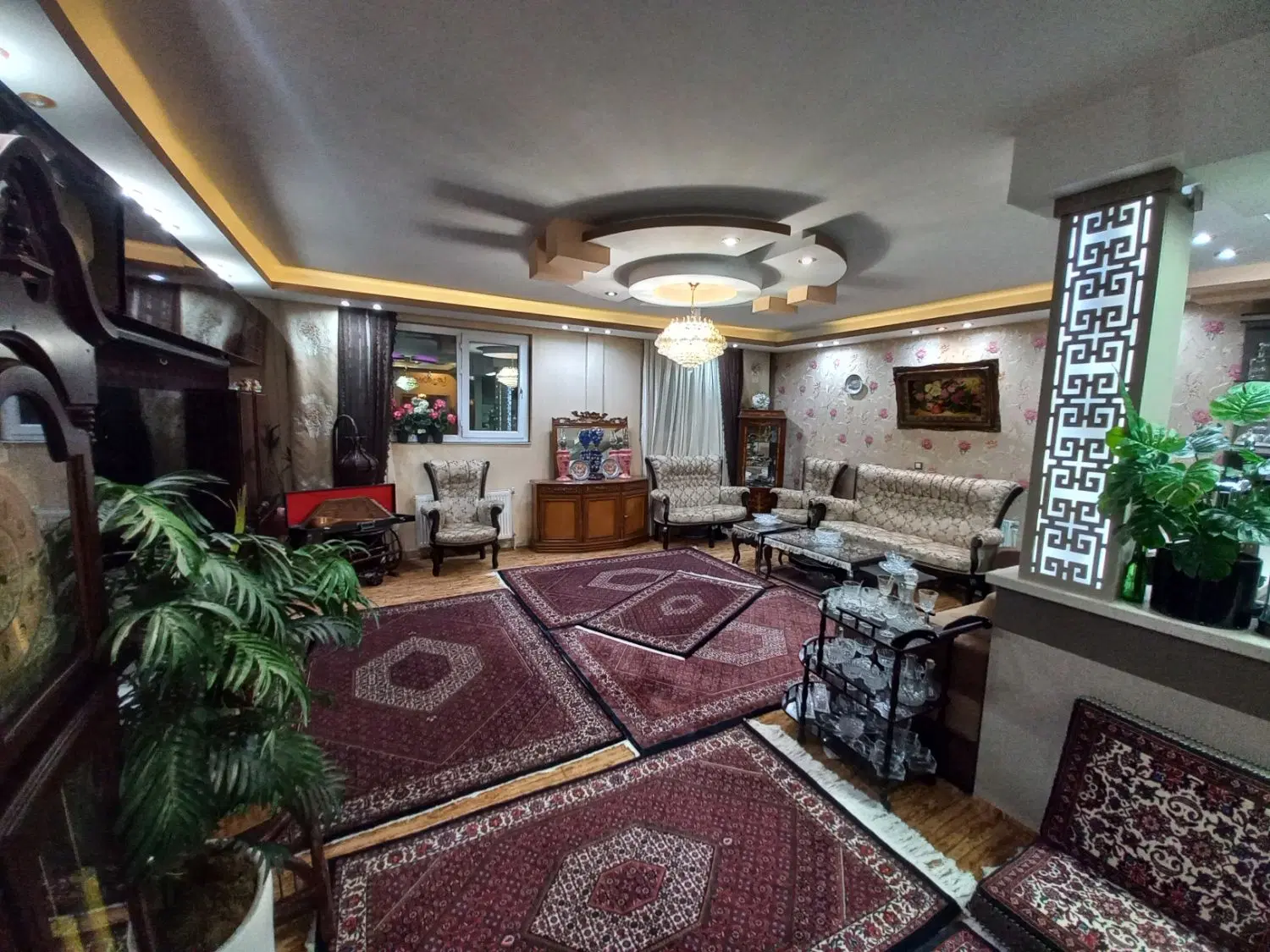 واحد لوکس مرکز شهر ( سعدی وسط )