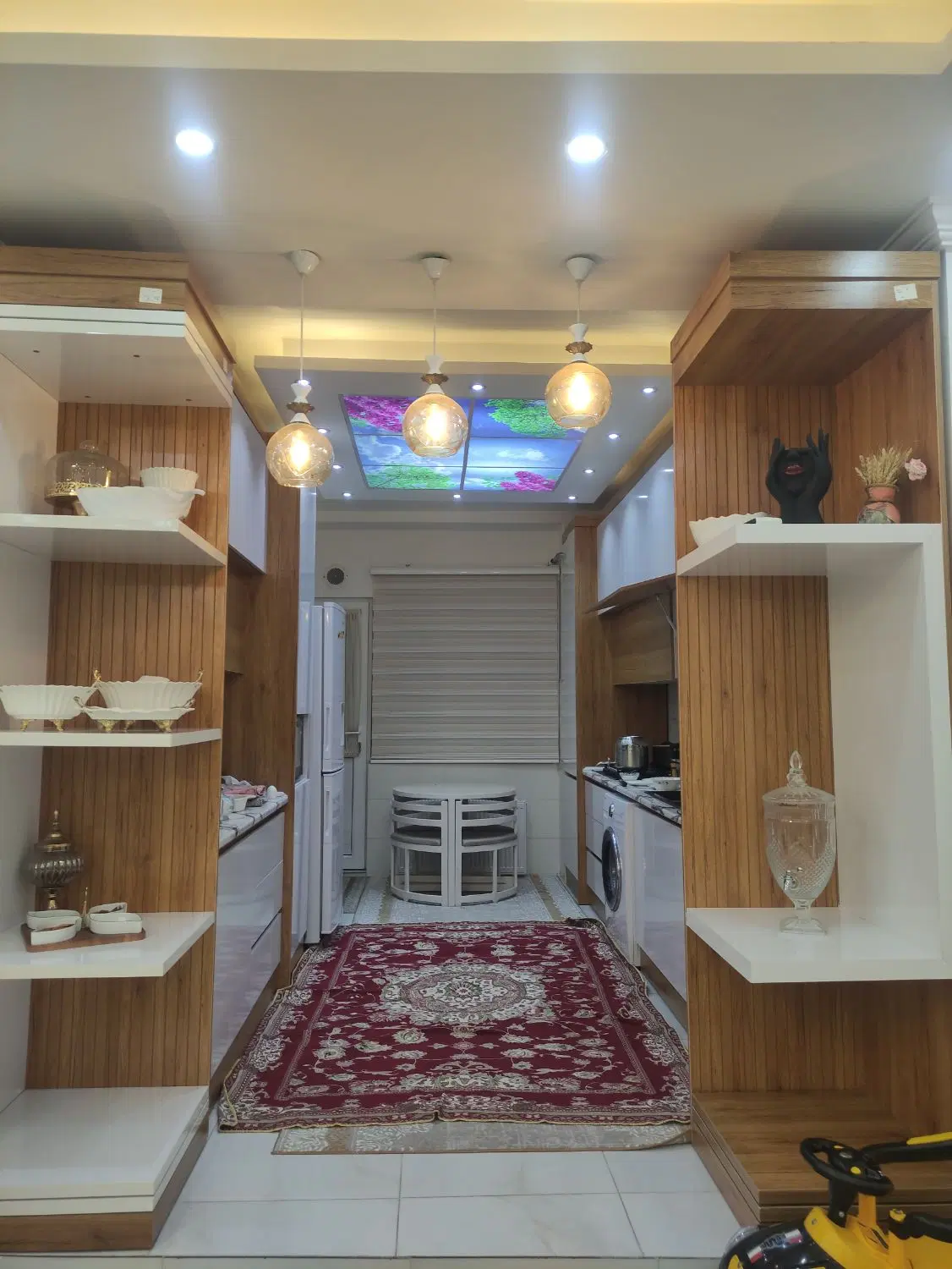 فروش ساختمان مسکونی و تجاری بر خیابان ولنده