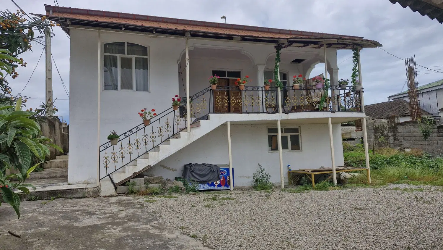 خانه ویلایی کرسی بلند ۱۲۰متر کلزمین ۳۷۰متر