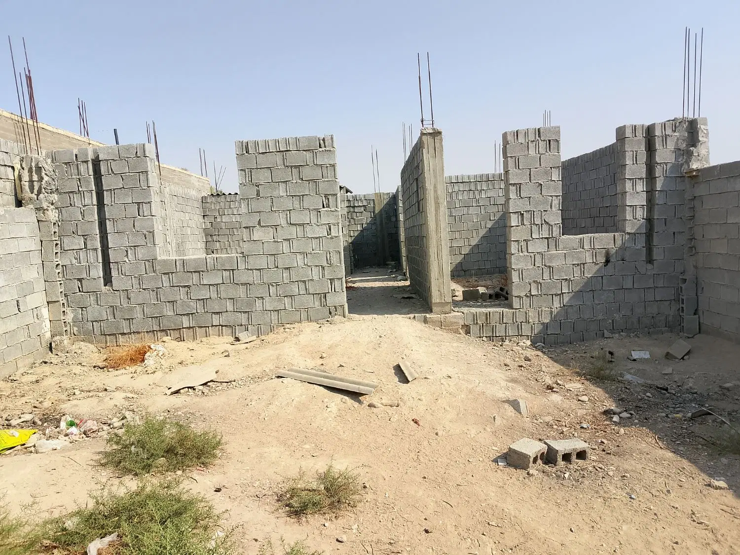 خانه نیمه کاره