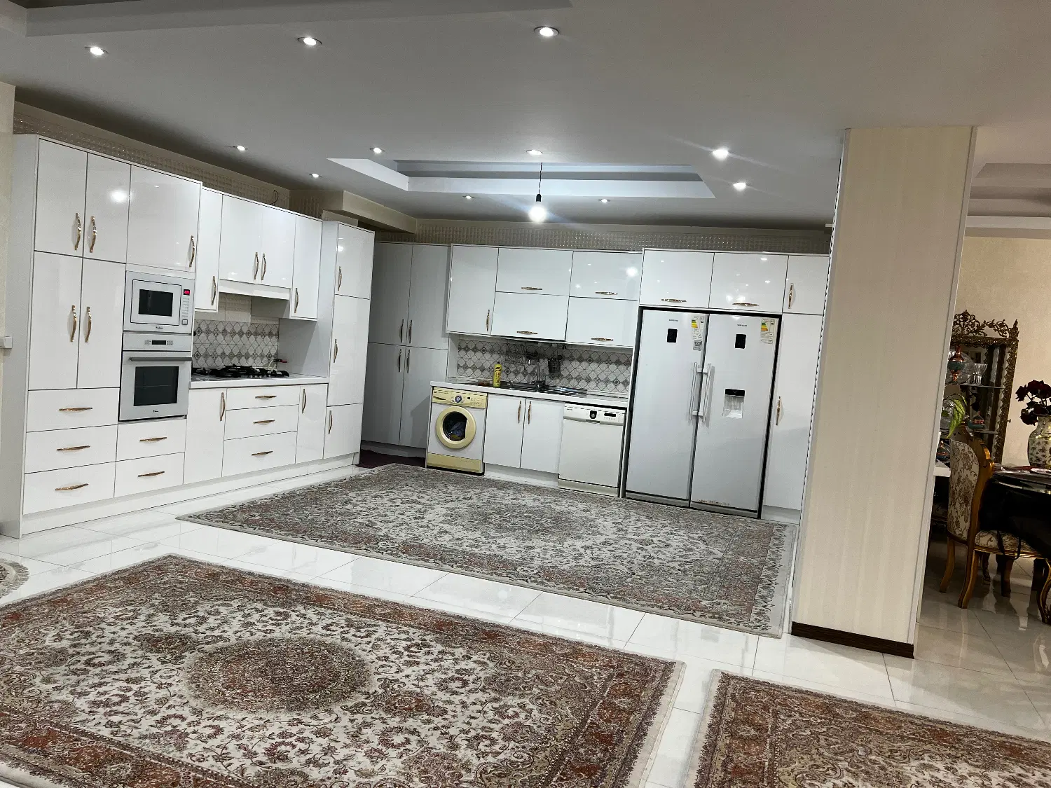 آپارتمان ۱۹۰ متری اشتراکی جنوبی گلستان