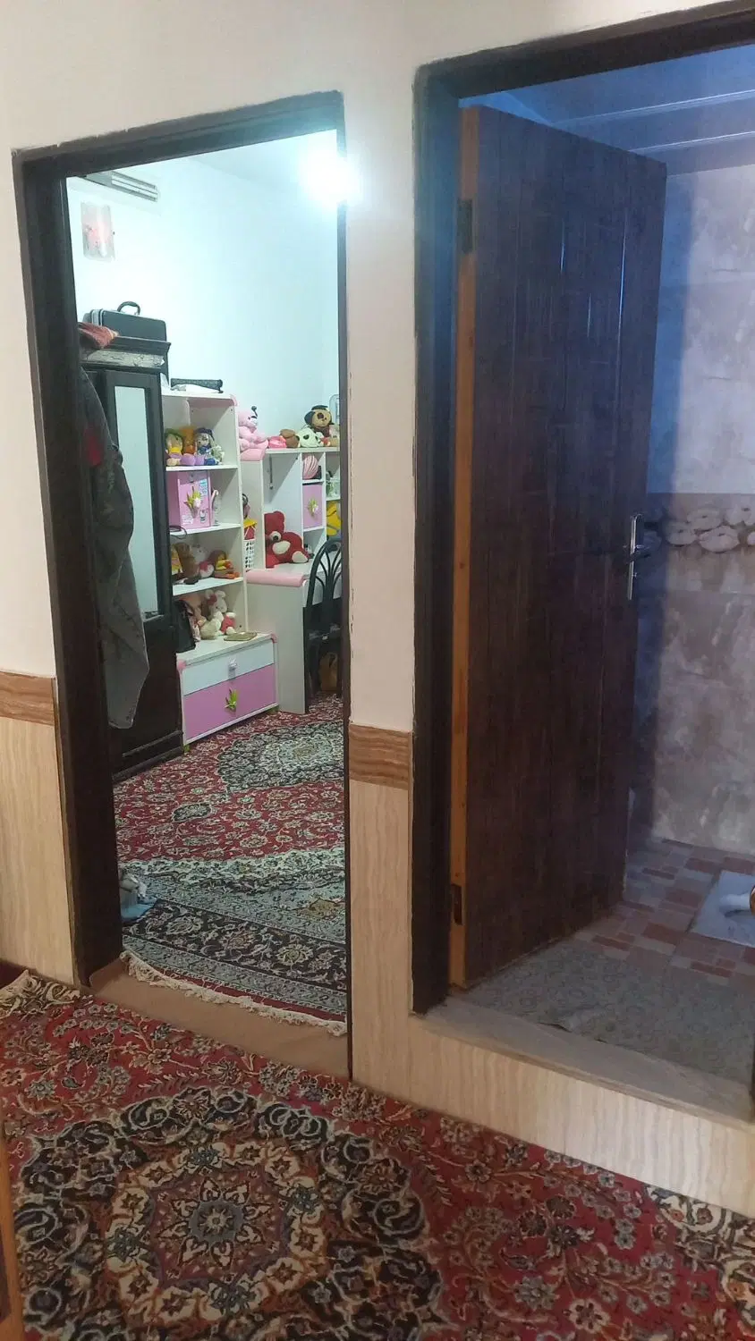 دوطبقه خونه مسکونی واقع در چهار راه لوله نفت