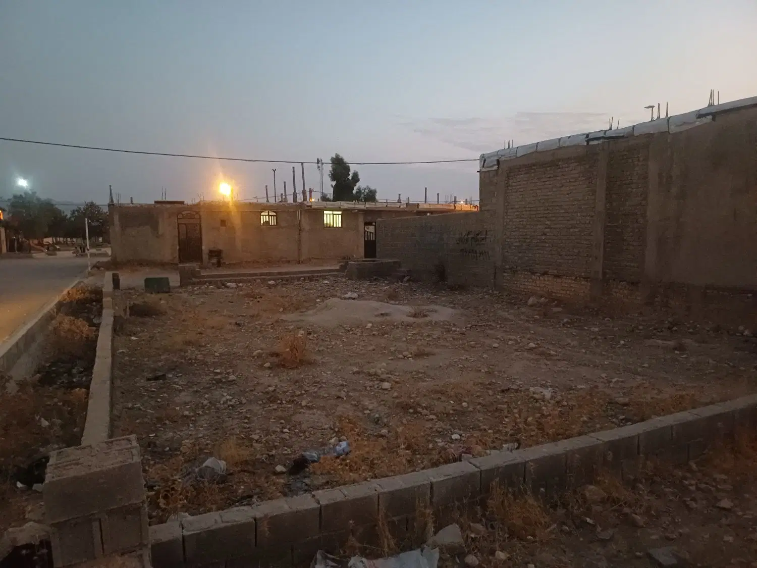زمین دو نبش در روستای جهاد آباد