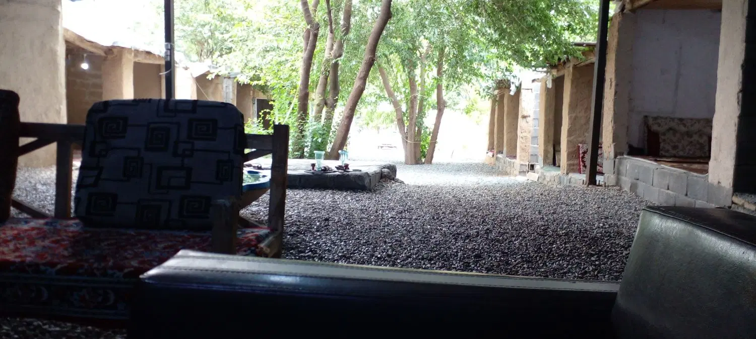 کافه دنج طاقبستان