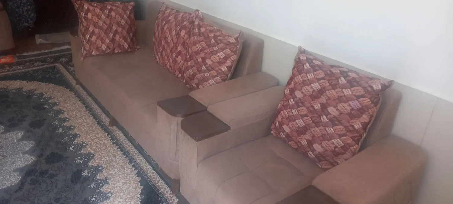 آپارتمان  مستقل با پارکینگ و حیاط