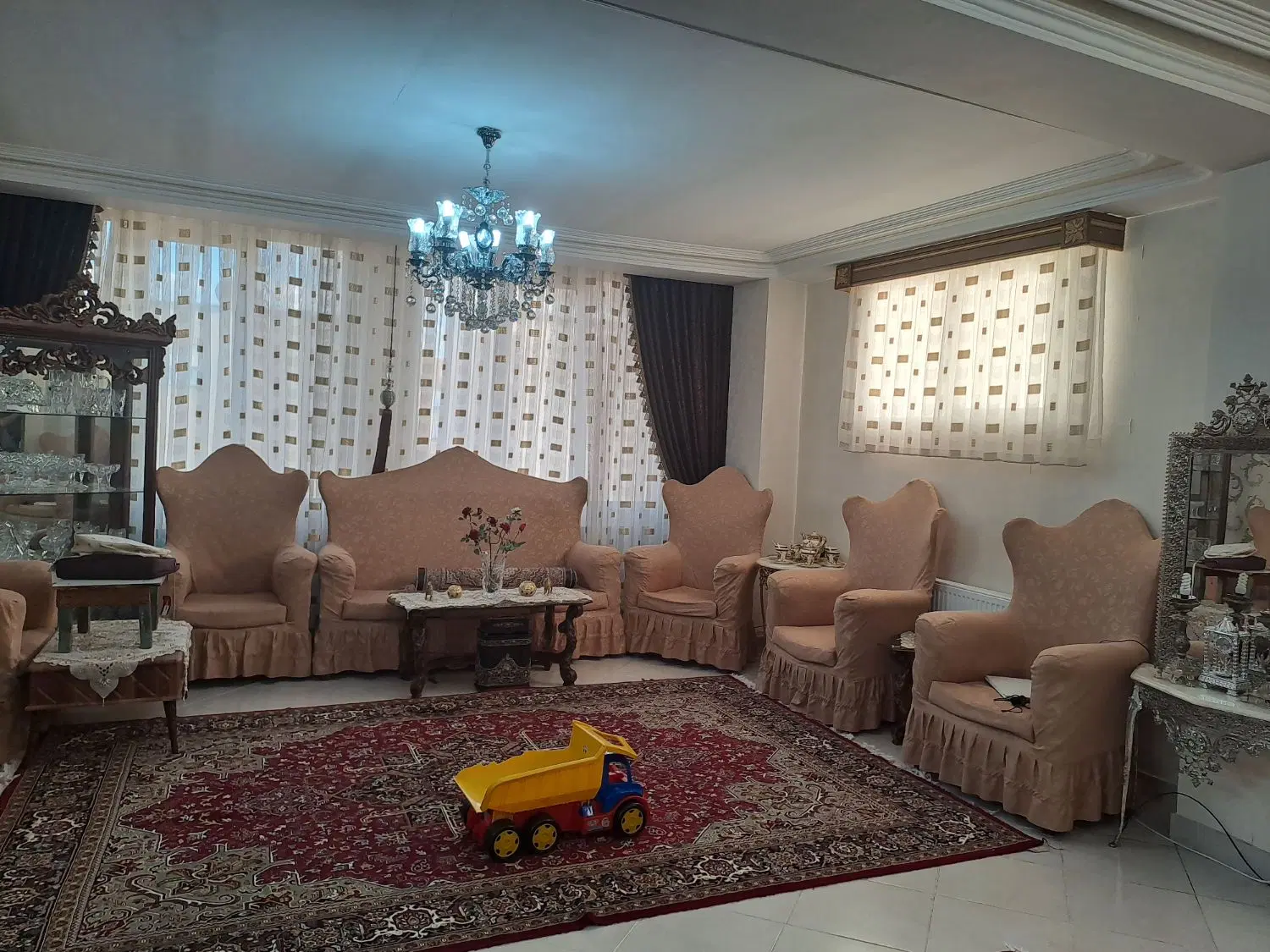 فروش ۲۱۰مترحیاط ویلایی