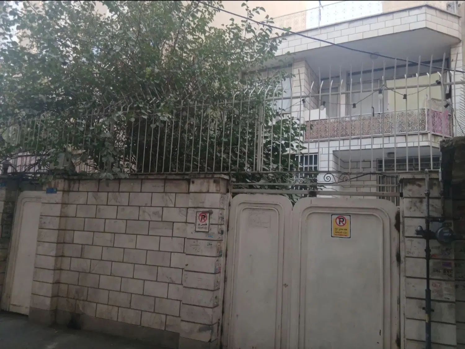 فروش ویلایی بر ۱۸ متری حافظ
