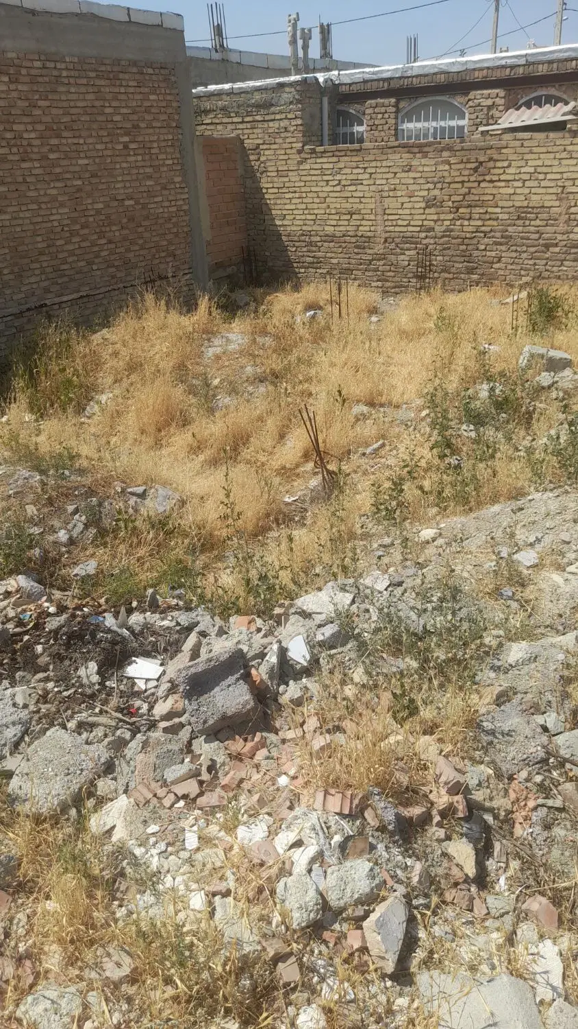 زمین ۹۰متری۶×۱۵