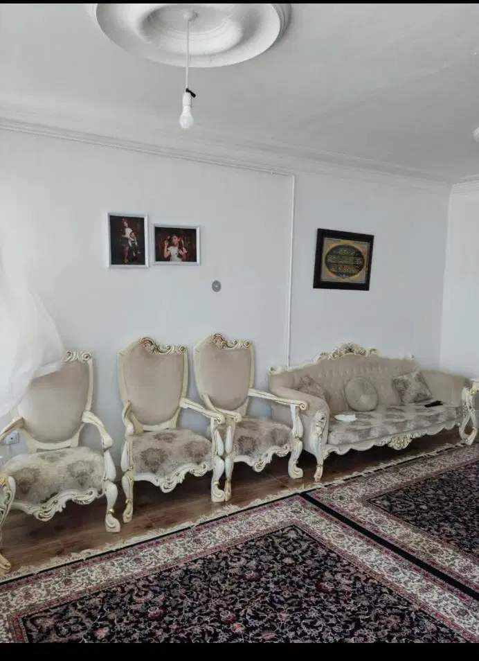 خانه اجاره ای طبقه بالامیدان توحید