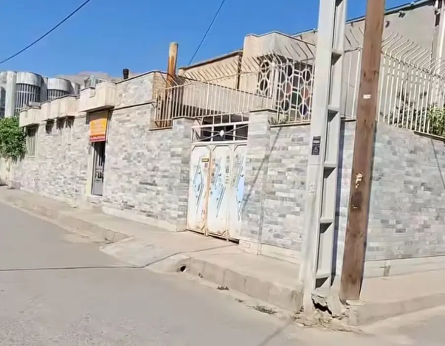 یک باب خانه ویلایی ب مساحت ۲۸۰ متر دوبر،سند دار