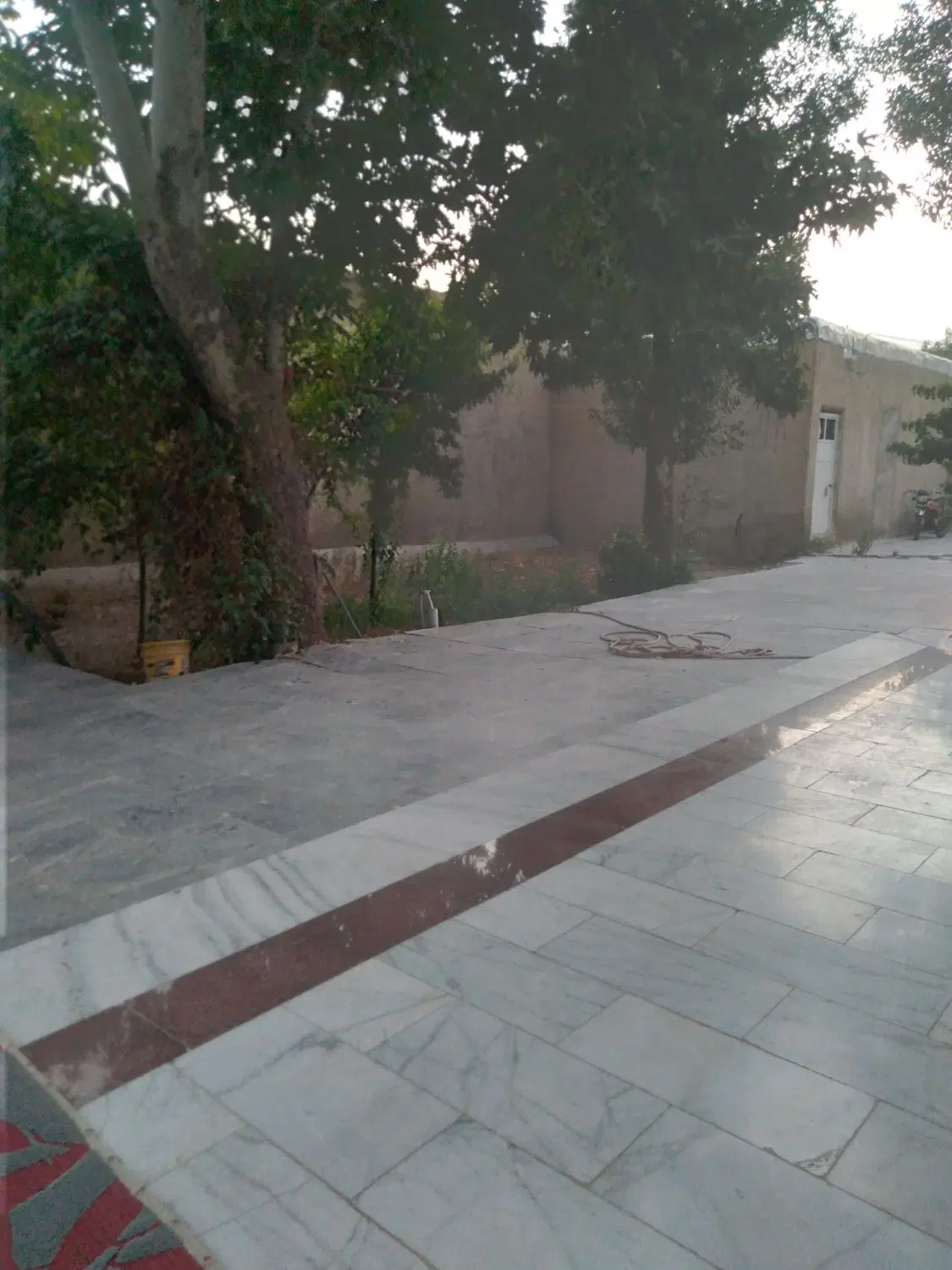زمین ۱۷۶متری ومغازه ۴۰متری