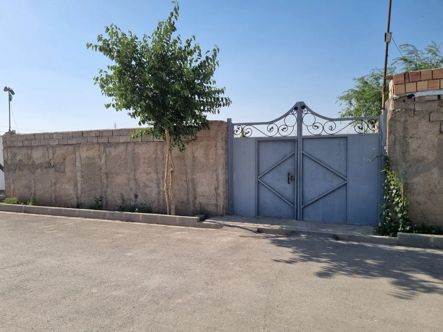 ۴۲۰ متر چهار دیواری اجاره