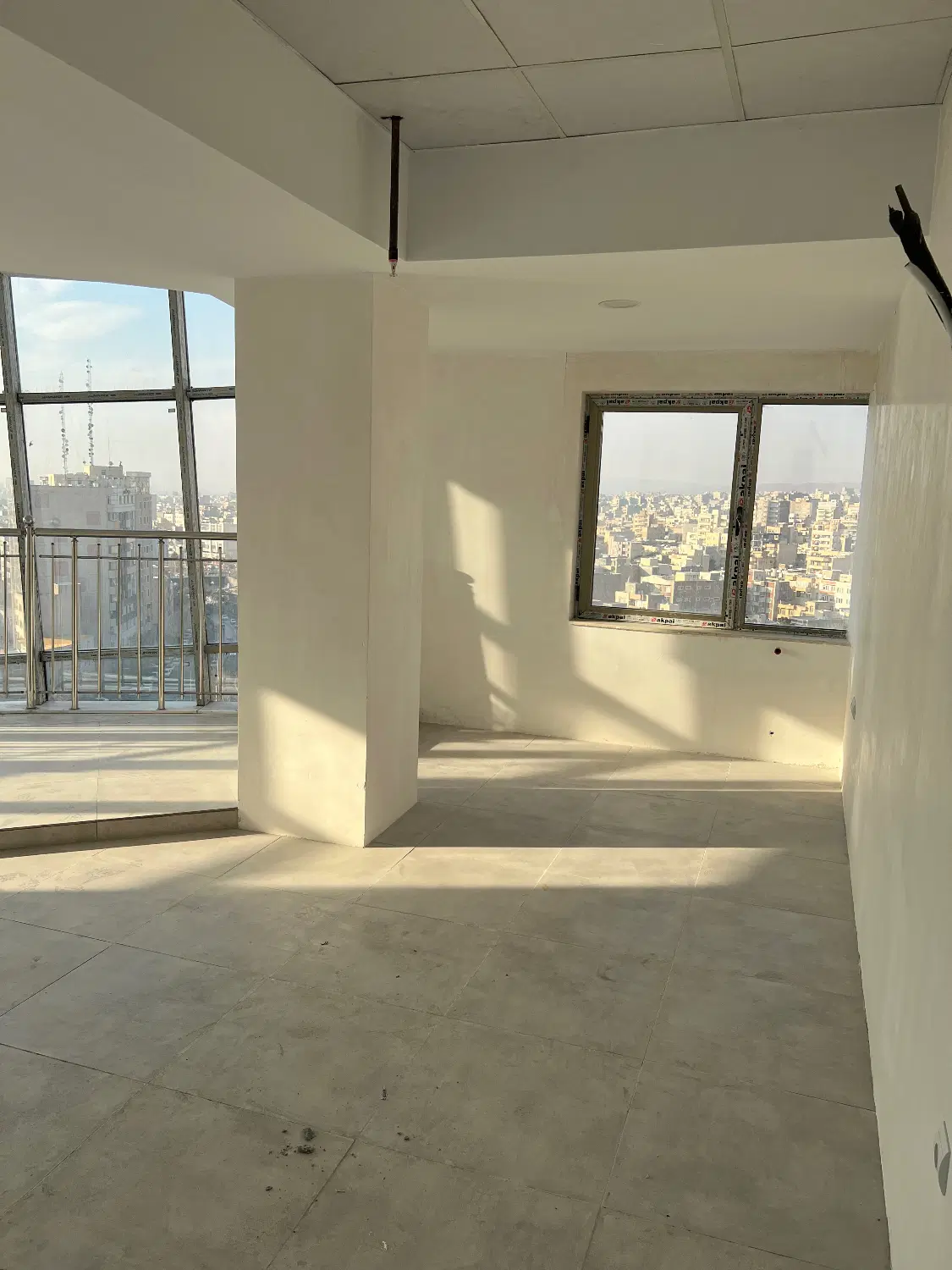 رهن و اجاره واحد خدماتی دفتری برج گوموش