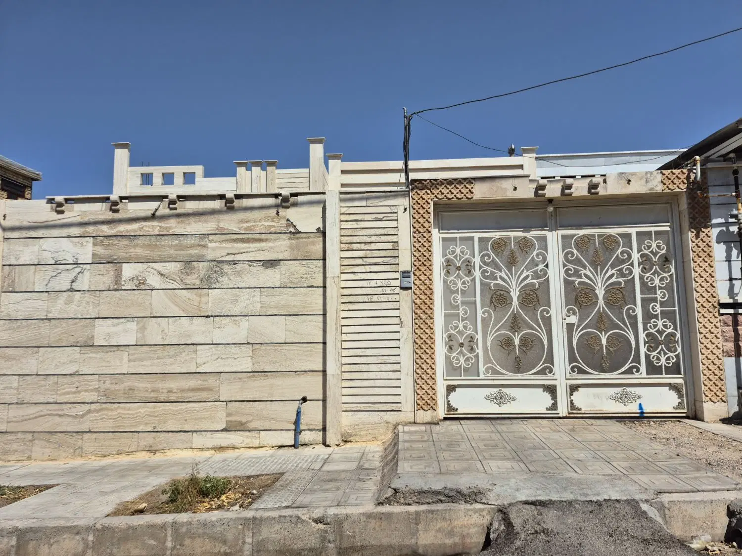 زمین ۲۰۰متری تنگ کتویه