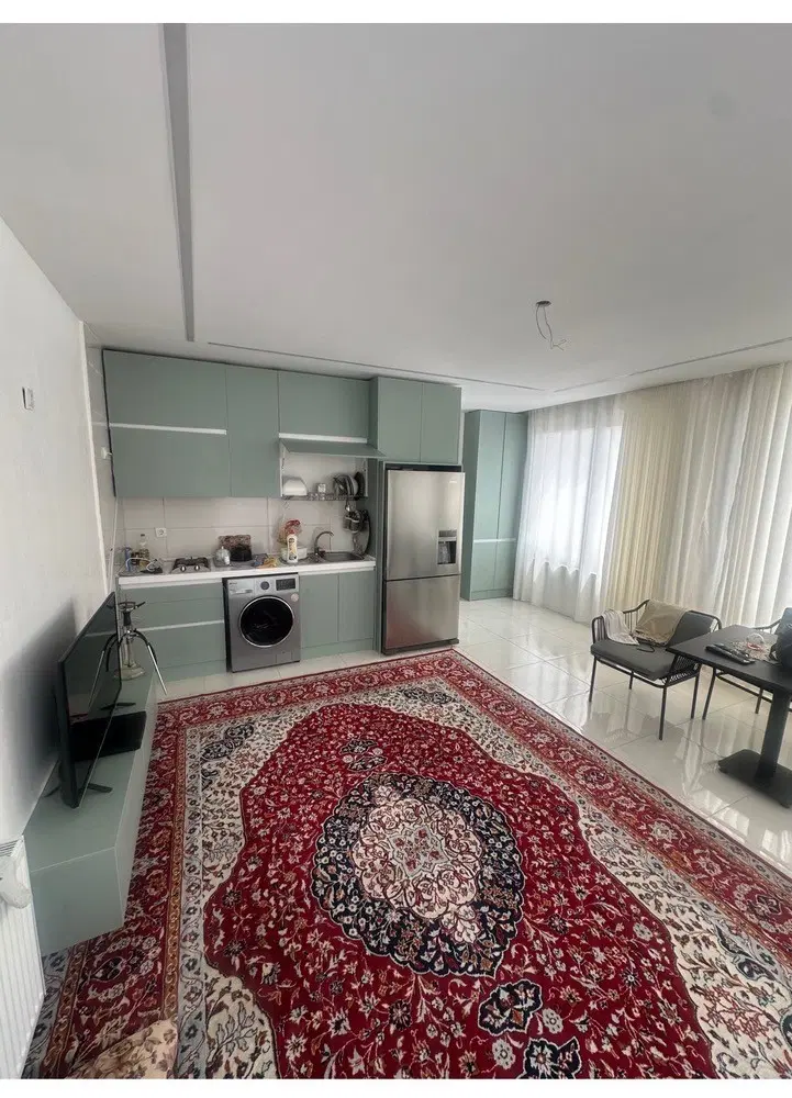 واحد ۸۵ متری فول امکانات مجهز ب پارکینک انباری