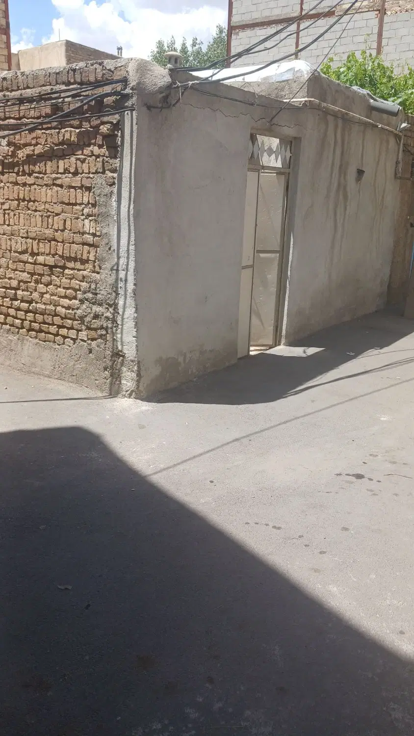 خانه حیاط دار در امیر باغی