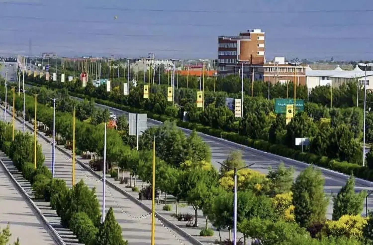 ویلایی هفت باغ کرمان معاوضه با آپارتمان قشم