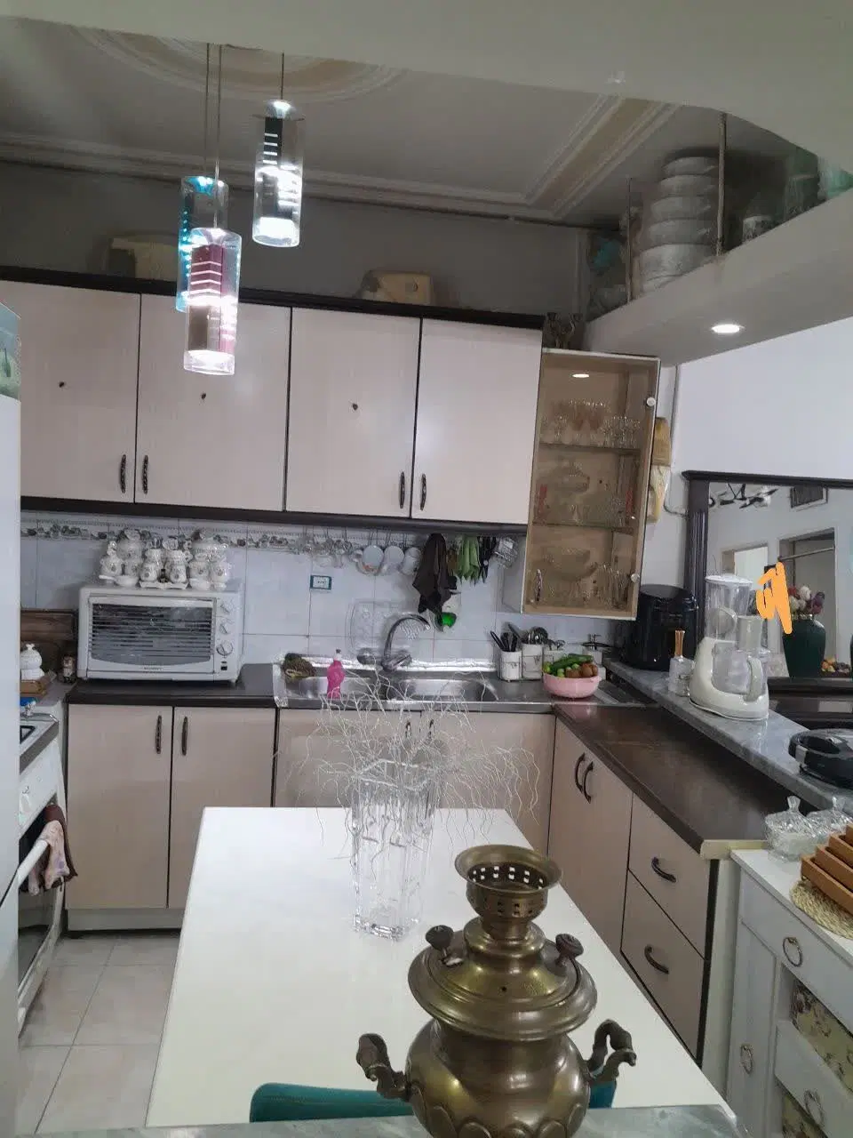 ۸۰متر همکف ۲خواب لوستر وپرده آشپزخانه رو خونه