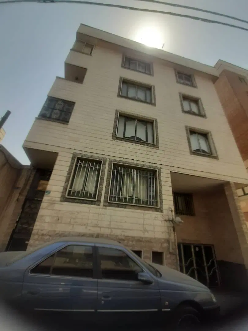 خانه ویلایی ۹۳ متری با مغازه