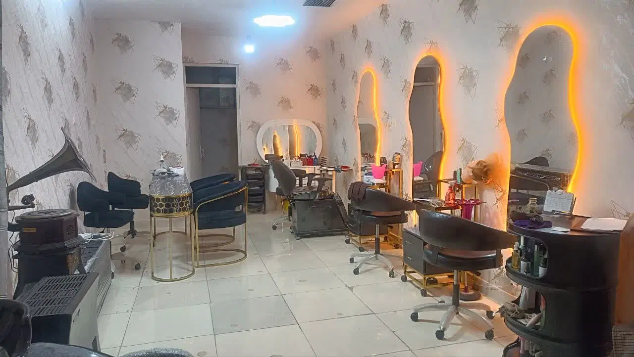 اجاره سالن زیبایی با همه وسایل