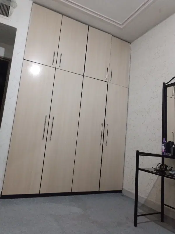 نیاز به همخانه خانم