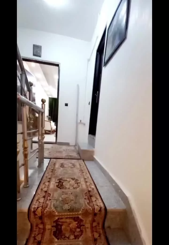 خانه دو نیم طبقه