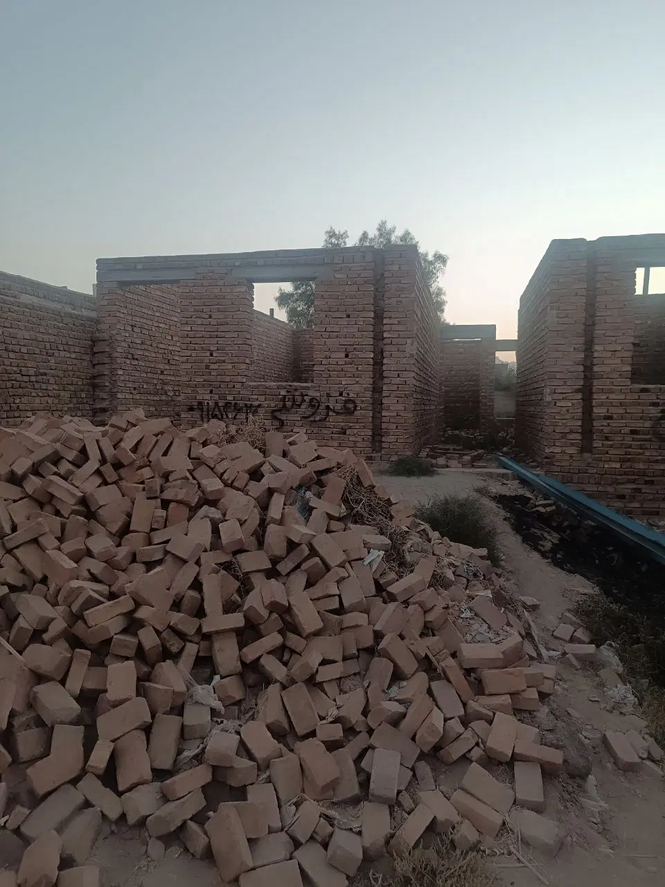 منزل نیمه کاره