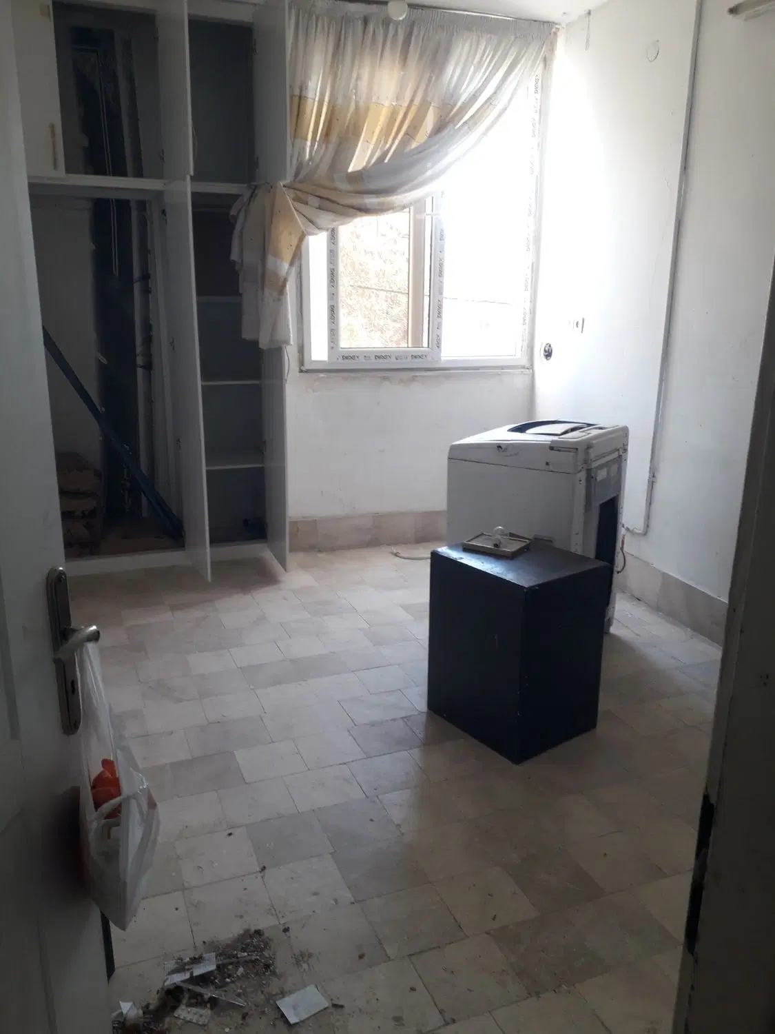 رهن و اجاره آپارتمان حاشیه خیابان اصلی_۵خوابه