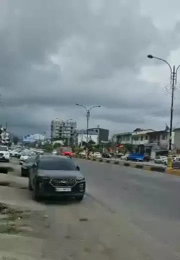 همکف دوخواب، جنب هتل کوروش