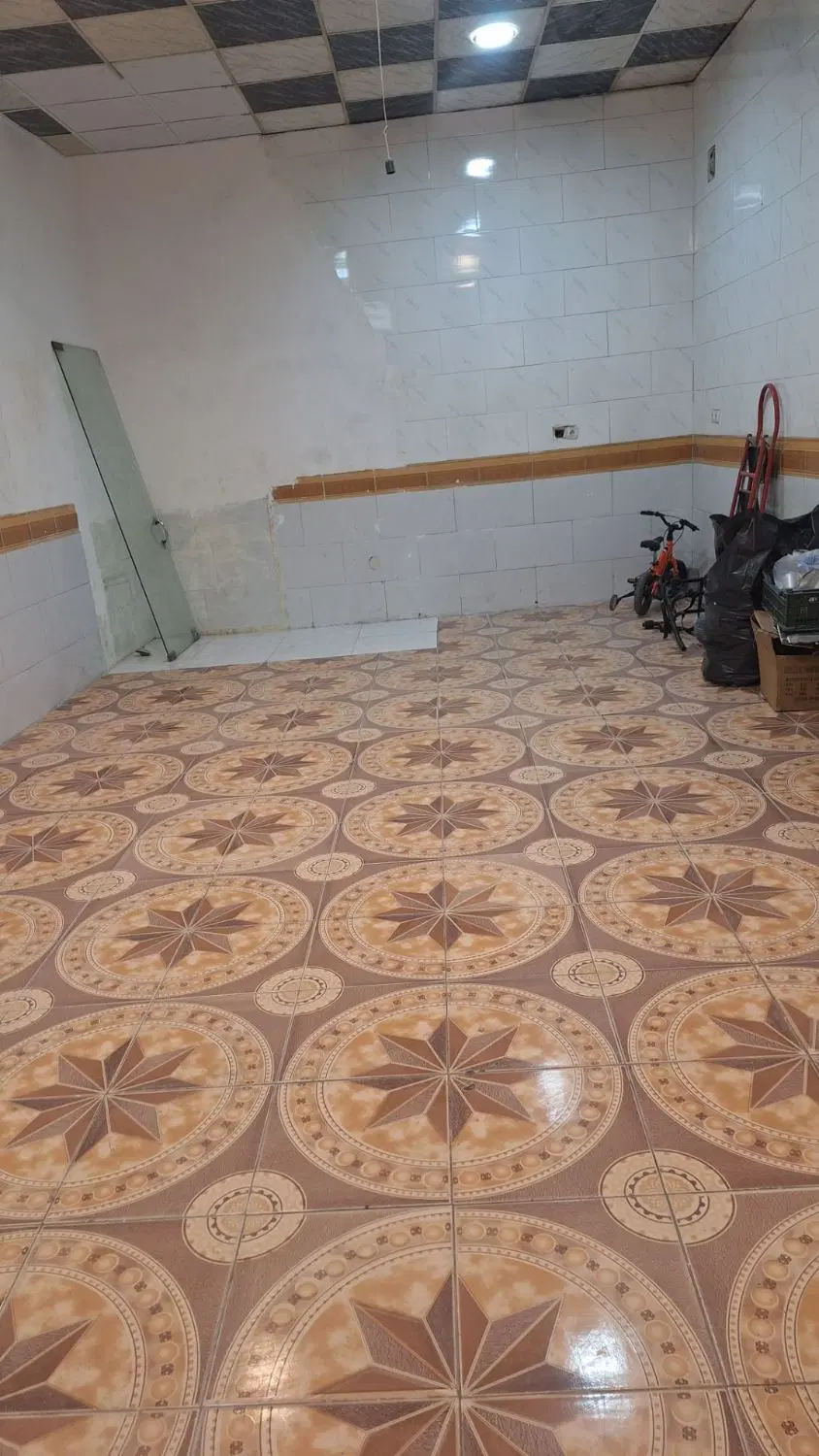 یک باب مغازه 60متری