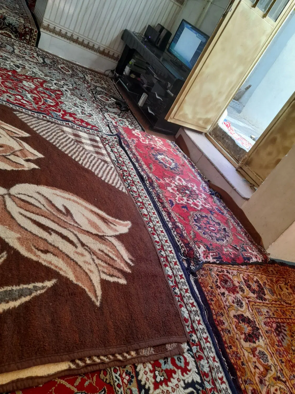 خانه دو طبقه ویک زیر زمین بزرگ
