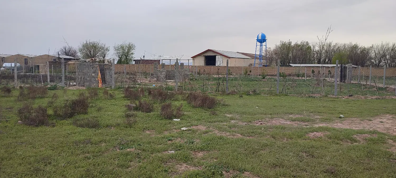 ۴۰۰ متر زمین برای باغچه