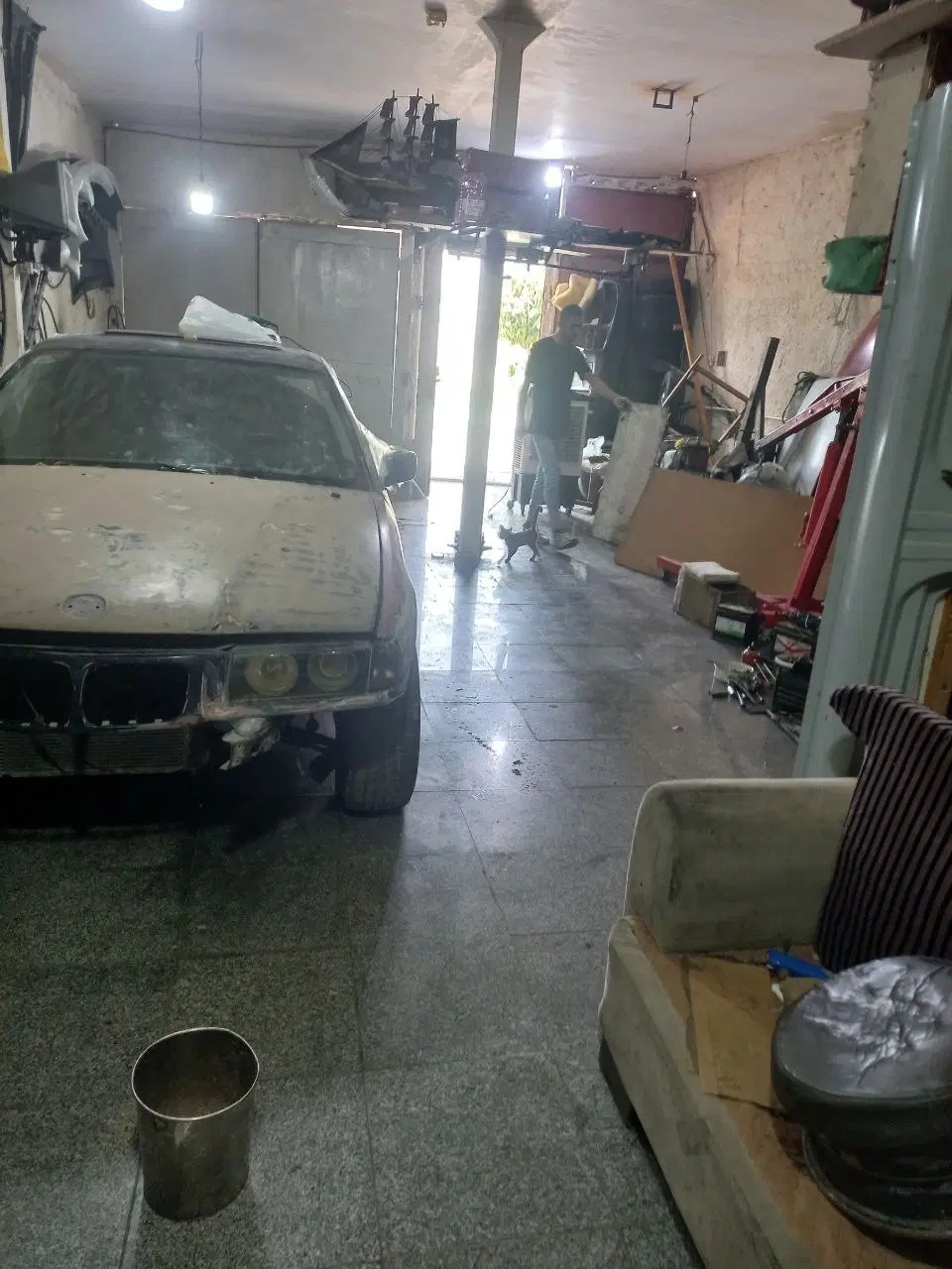 مغازه 100 متری