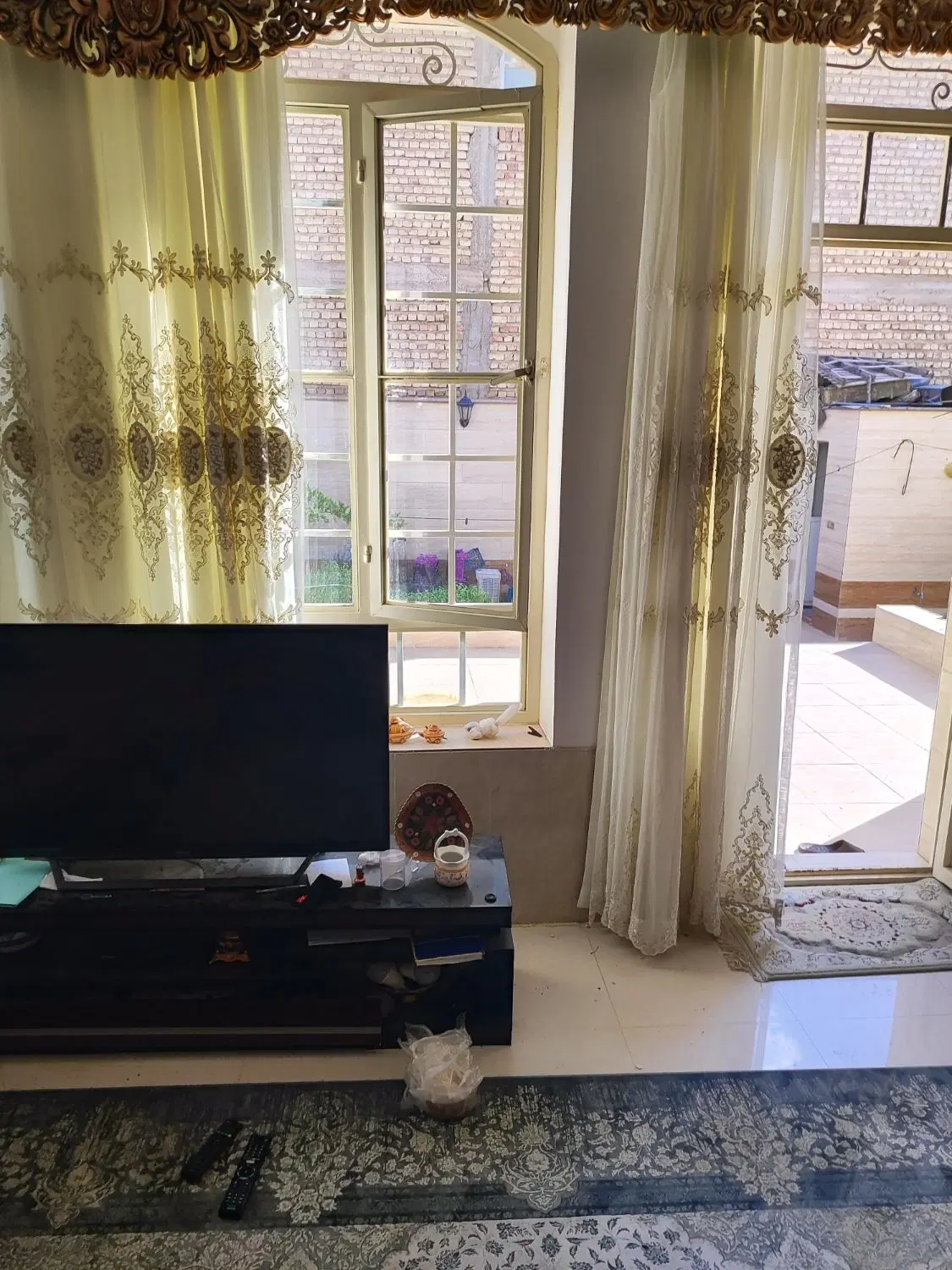 آپارتمان ۳خواب طبقه دوم