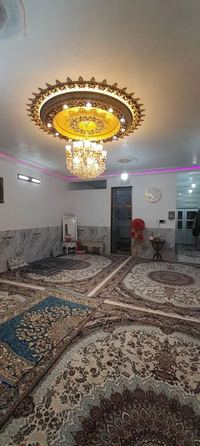 ویلایی شهرک بهشتی گلشن ۱۹