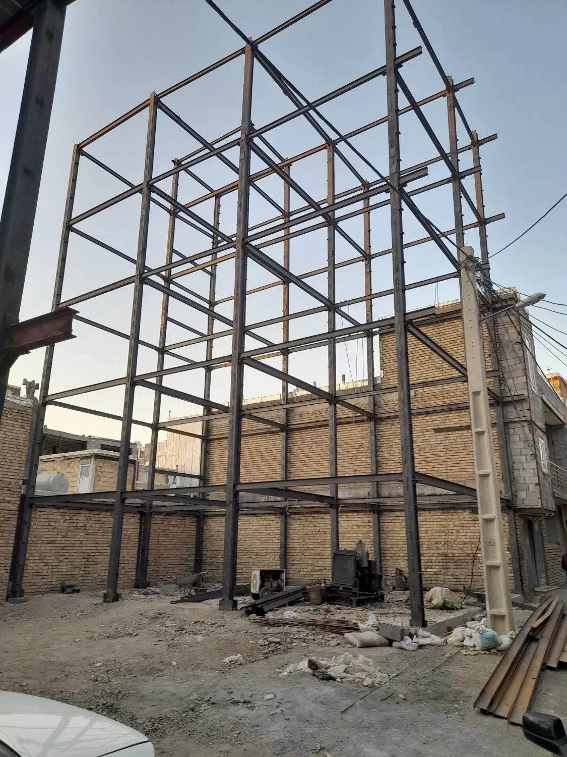 سفت کاری دوشان