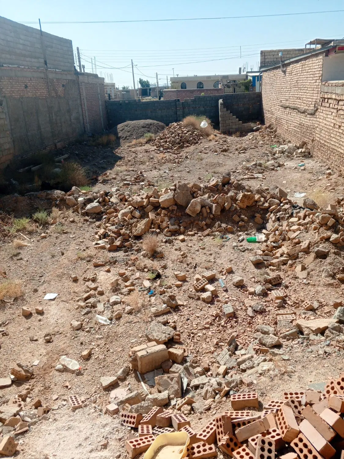 زمین در دهچنار