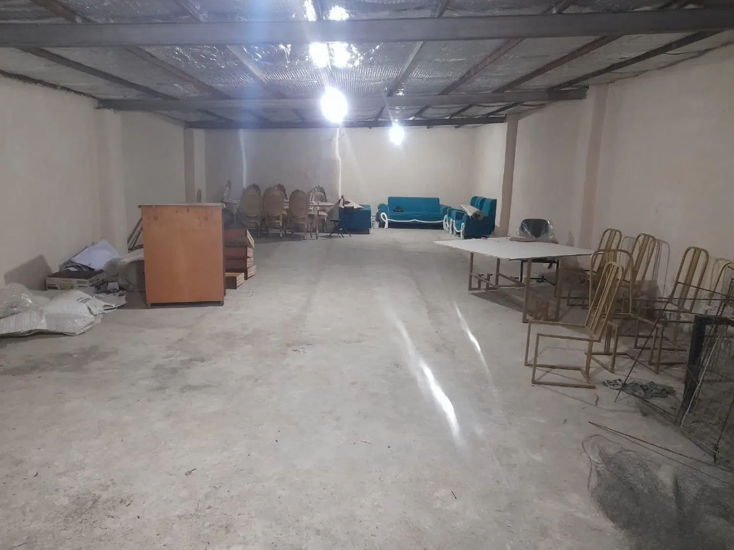 سالن 200متری جهت انبار یا کار سبک