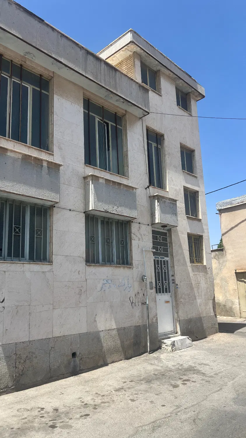فروش منزل مسکونی حیاط دار