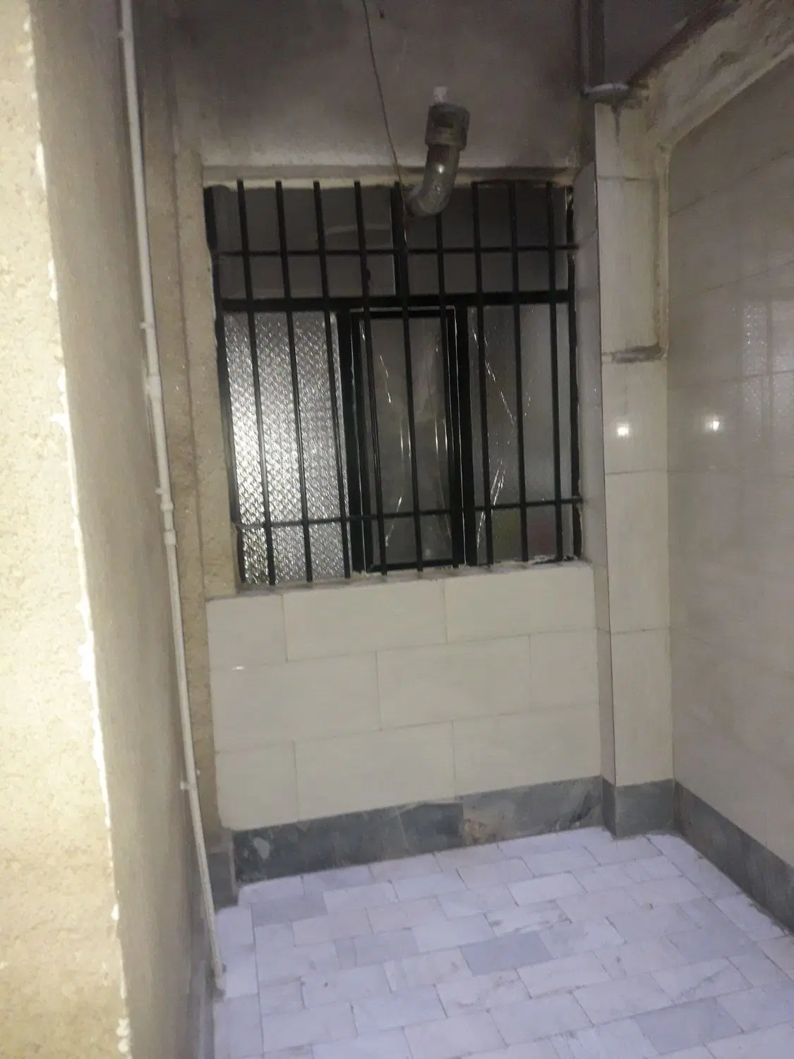 فروس یک واحد آپارتمان ۴۲ متری
