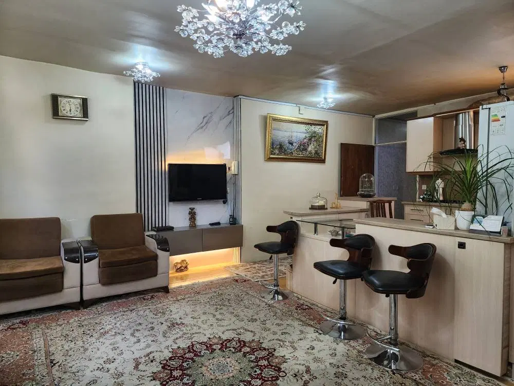 فروش خانه ویلایی همراه با مغازه