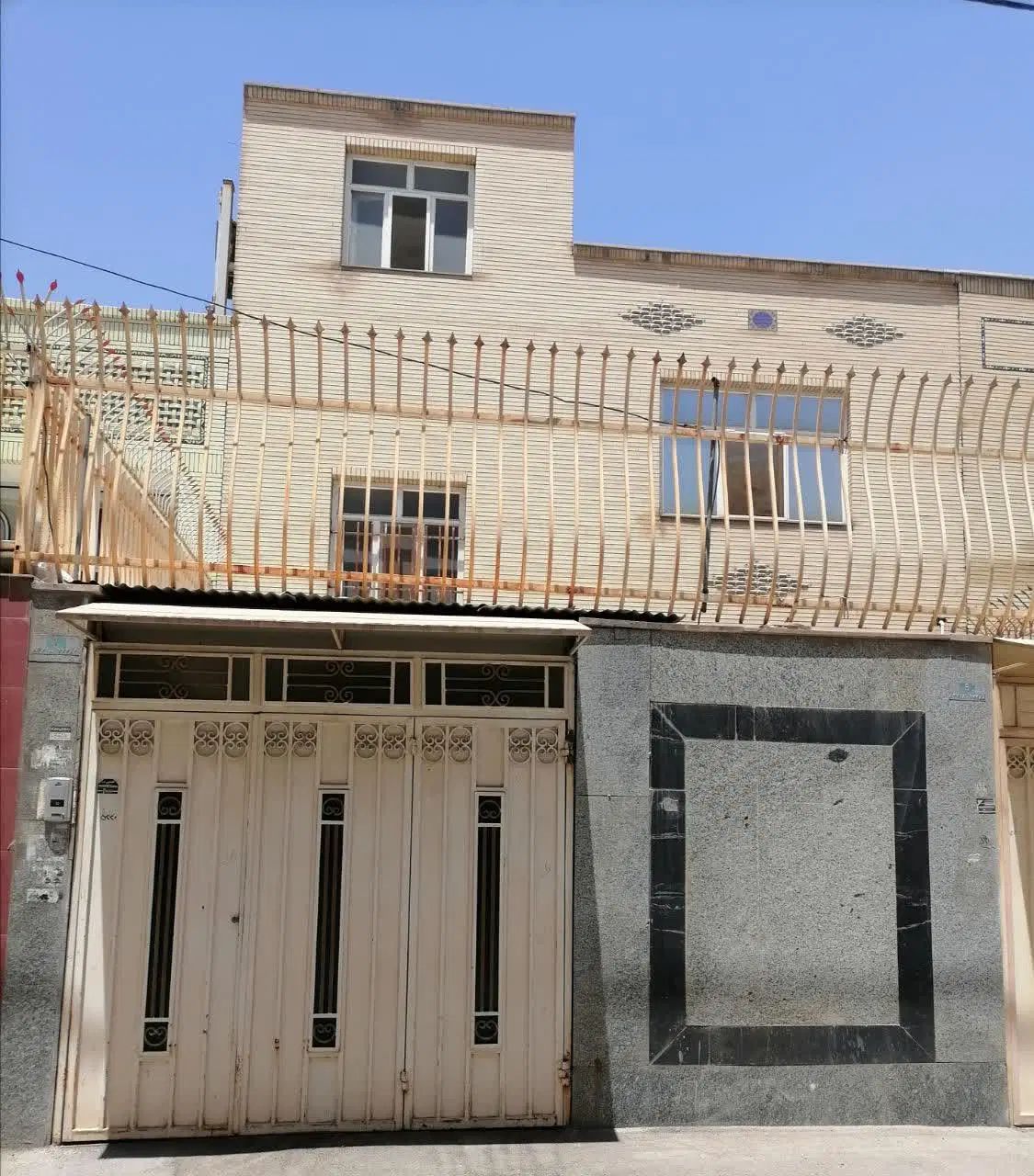 ۱۶۰مترطبقه دوم زرین شهر چهارصد دستگاه