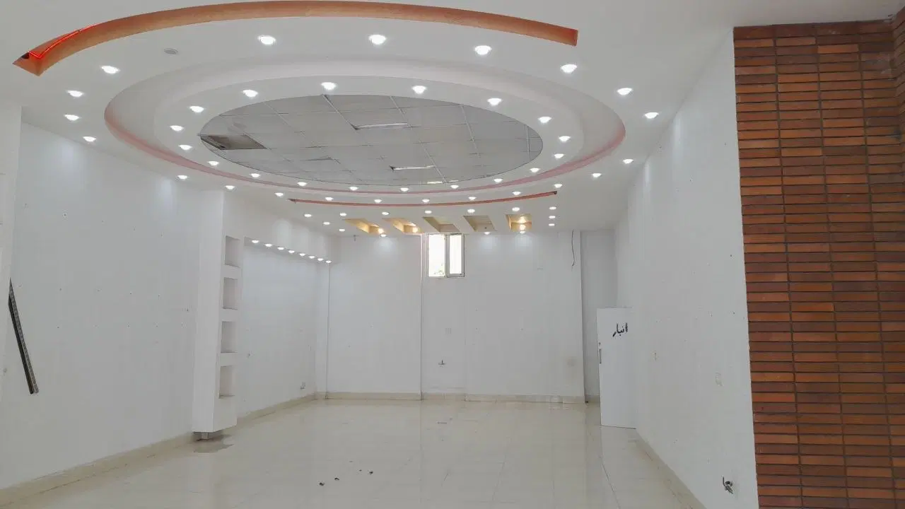 یک باب مغازه تجاری